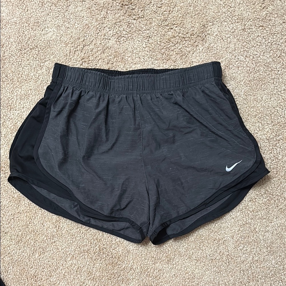 Nike Black Athletic Shorts Lightweight Relaxed Fit